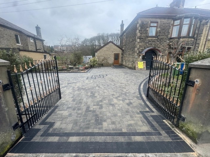 large-block-paving-bury large block paving driveway completed in Bury